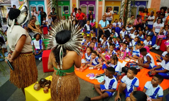 A 6ª edição da Festa Literária Arte e Identidade já tem tema definido: “O Futuro é Ancestral – Arte e Literatura Afrofuturista”.