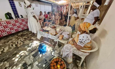 acarajé nos rituais do candomblé e sua importância para a preservação da cultura afro-baiana foram vivenciadas por 22 estudantes franceses,