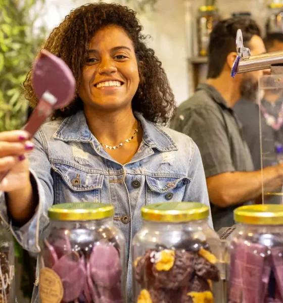 O Chocolat Bahia 2026, Festival Internacional do Chocolate e Cacau, começa nesta quinta-feira (23) e segue até domingo (26), em Ilhéus