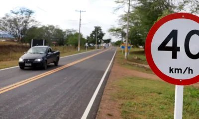 respectivamente, para quitar o Imposto sobre a Propriedade de Veículos Automotores (IPVA) em cota única com desconto de 8%. O