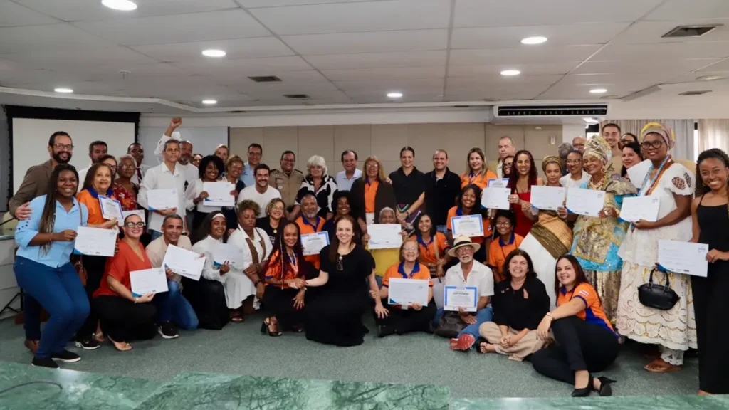 A Secretaria de Turismo do Estado da Bahia (Setur-BA) entregou, nesta terça-feira (14), certificados de capacitação para 146 profissionais