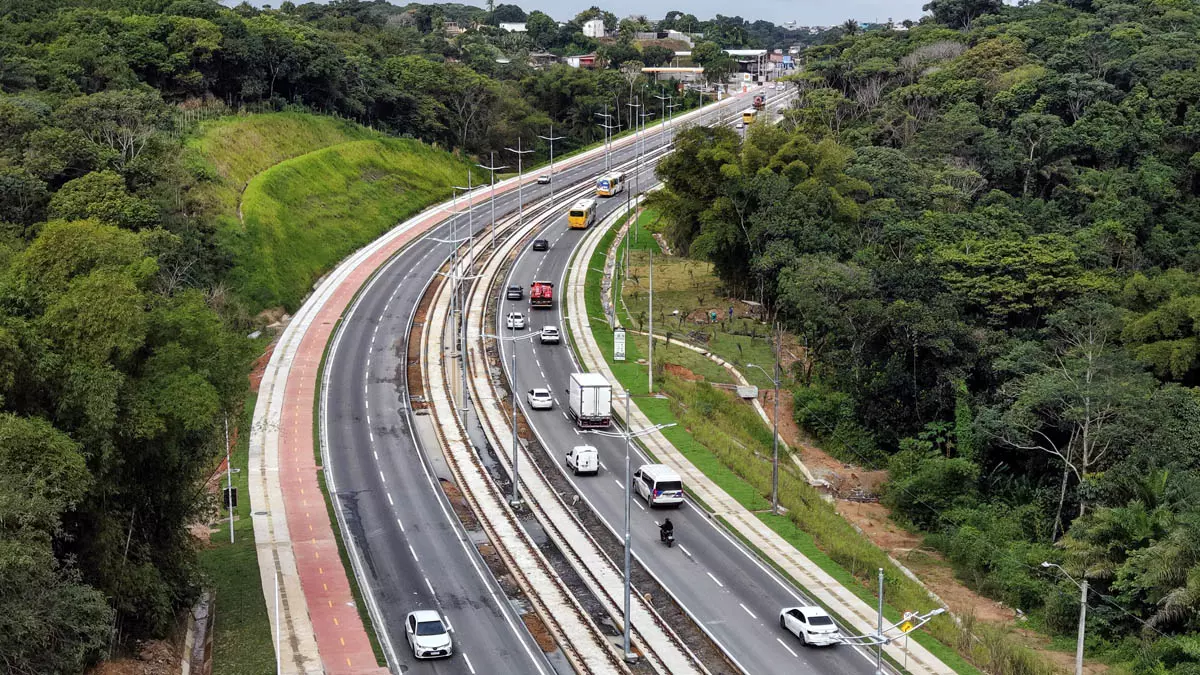 Novas ligações viárias vêm transformando a mobilidade entre bairros populosos de Salvador e os principais eixos de circulação da cidade.