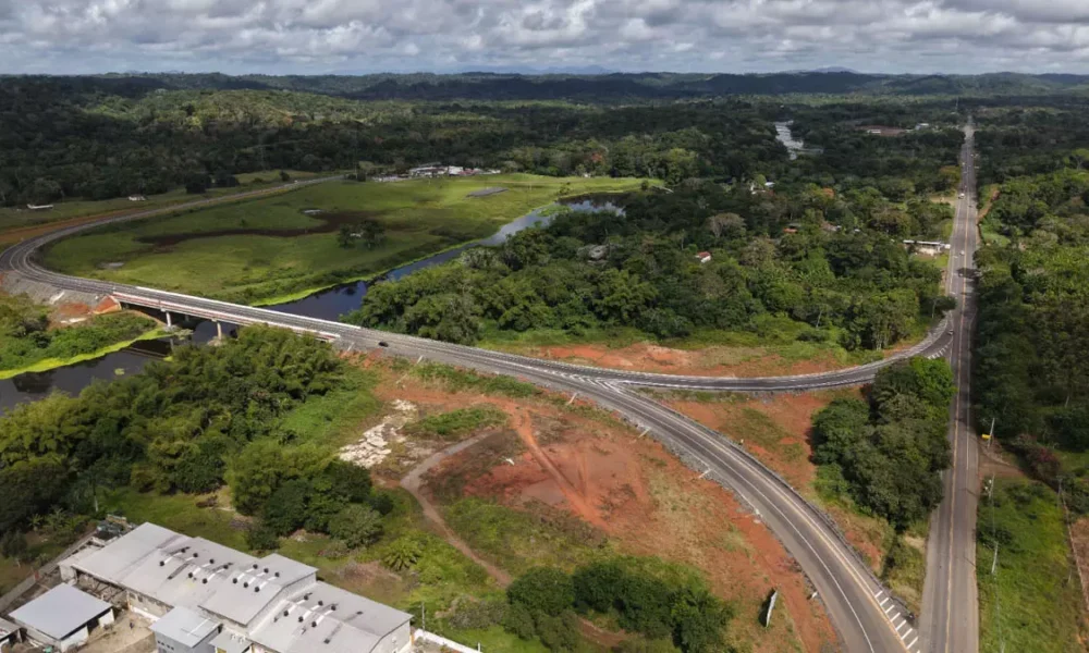 Com a entrega da Rodovia Gabriela (BA-649), das pontes Dona Flor e Jubiabá (pontes 1 e 4) e das obras de acesso nas margens