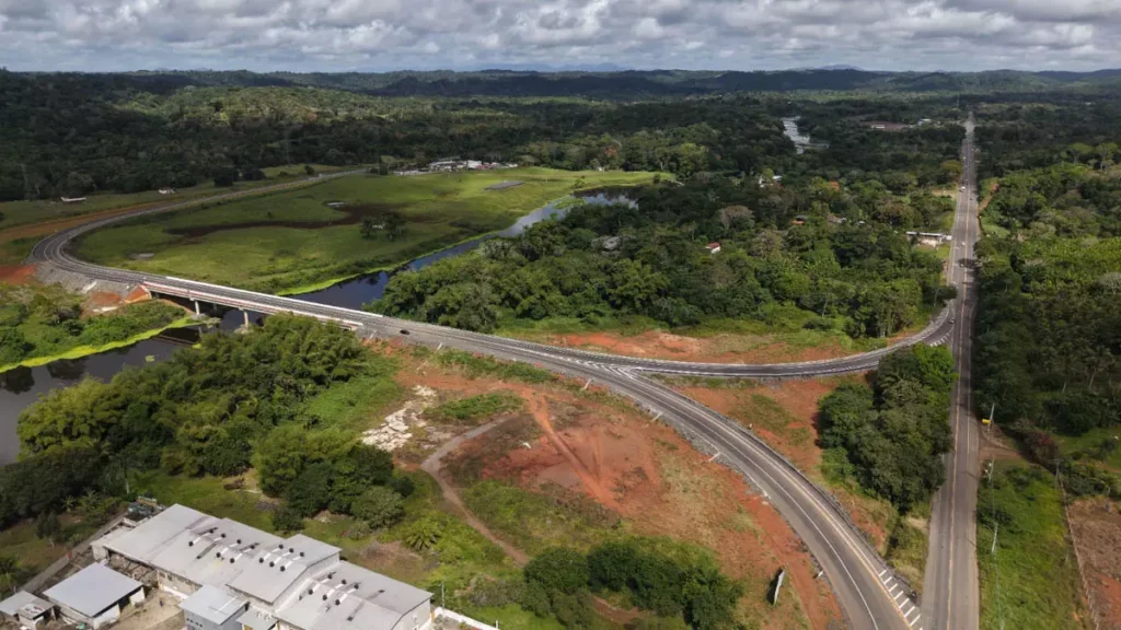 Com a entrega da Rodovia Gabriela (BA-649), das pontes Dona Flor e Jubiabá (pontes 1 e 4) e das obras de acesso nas margens
