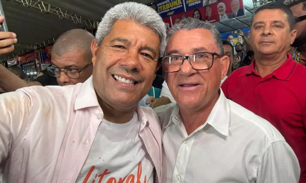 O vice-prefeito de Aiquara, Brito (PP), desmentiu nesta quinta-feira (16) a informação de que teria declarado apoio ao ex-prefeito