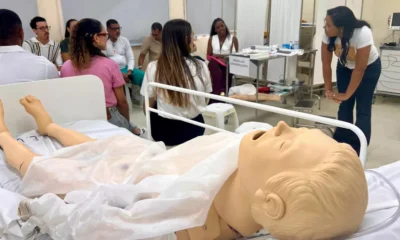 reproduzir leitos hospitalares e postos de enfermagem compõem o cenário dos treinamentos de simulação realística iniciados