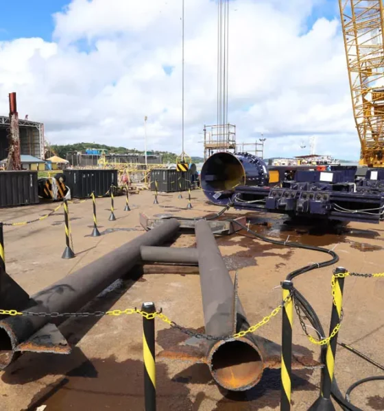 A montagem dos equipamentos que serão utilizados na construção da Plataforma Linear Provisória (PLP), estrutura fundamental