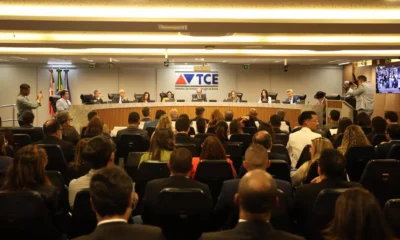 Tribunal de Contas do Estado da Bahia (TCE-BA) nesta quinta-feira (30), durante sessão plenária presidida pelo conselheiro
