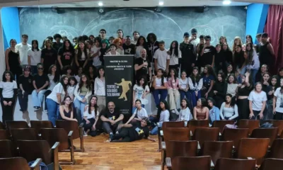 O Centro de Convenções Ulysses Guimarães recebe nesta sexta-feira (10), às 14h, uma apresentação especial do Teatro da Solidão Solidária