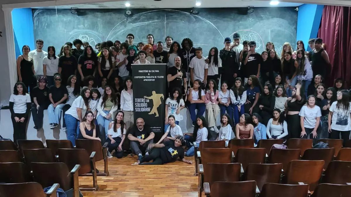 O Centro de Convenções Ulysses Guimarães recebe nesta sexta-feira (10), às 14h, uma apresentação especial do Teatro da Solidão Solidária