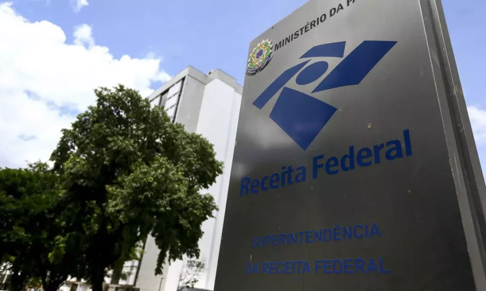 A Receita Federal abre às 9h desta quarta-feira (8) a consulta ao primeiro lote especial de restituição automática do Imposto