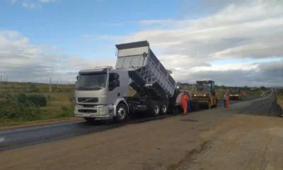 A Secretaria de Infraestrutura da Bahia (Seinfra) informou que seguem em andamento os serviços de pavimentação da BA-120,