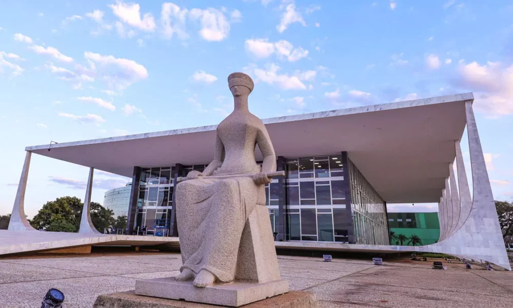 O Supremo Tribunal Federal (STF) determinou, nesta quarta-feira (12), a suspensão imediata do pagamento de verbas indenizatórias