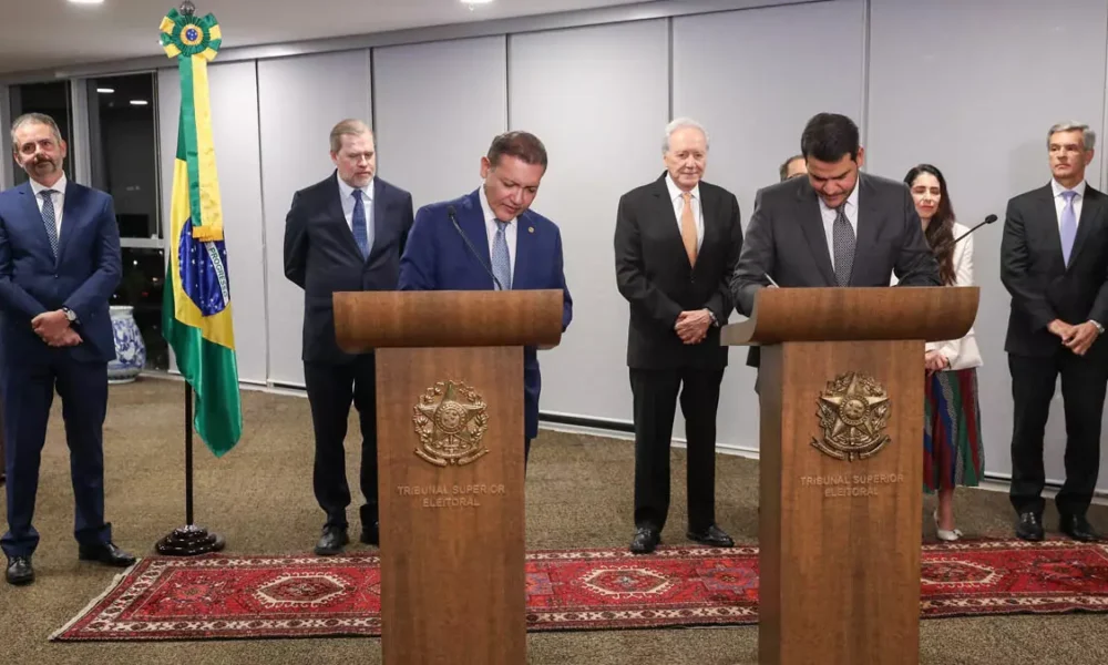 iniciativa voltada à proteção da integridade do processo democrático, o Tribunal Superior Eleitoral (TSE) e a Advocacia-Geral da União (AGU)