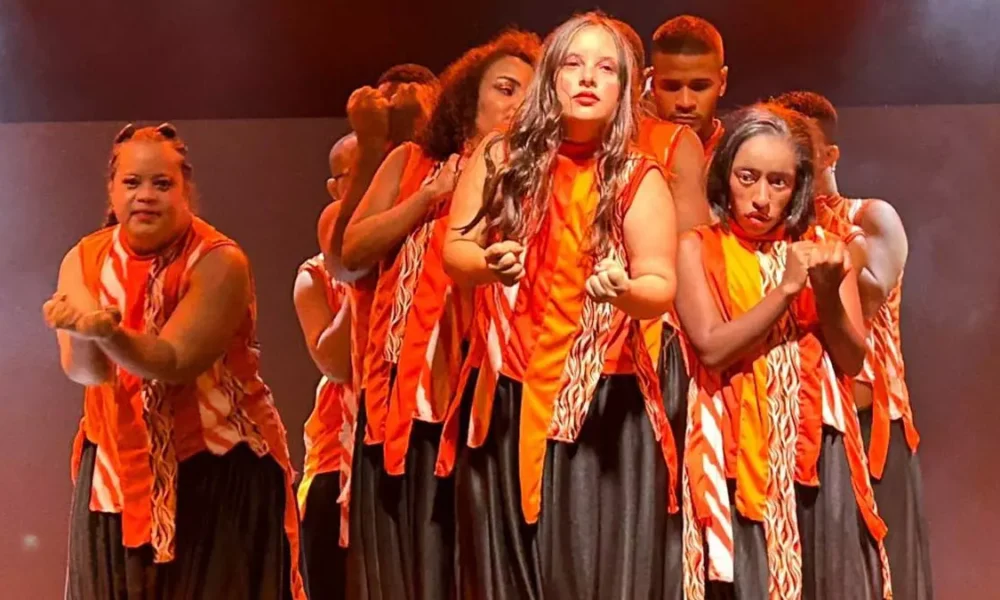 Nesta quarta-feira (26), às 19h, a Opaxorô Companhia de Dança participa do projeto Palco Aberto, no Teatro Gregório de Mattos,