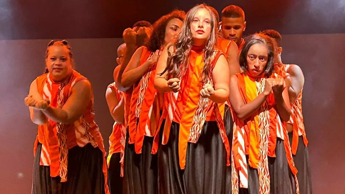 Nesta quarta-feira (26), às 19h, a Opaxorô Companhia de Dança participa do projeto Palco Aberto, no Teatro Gregório de Mattos,