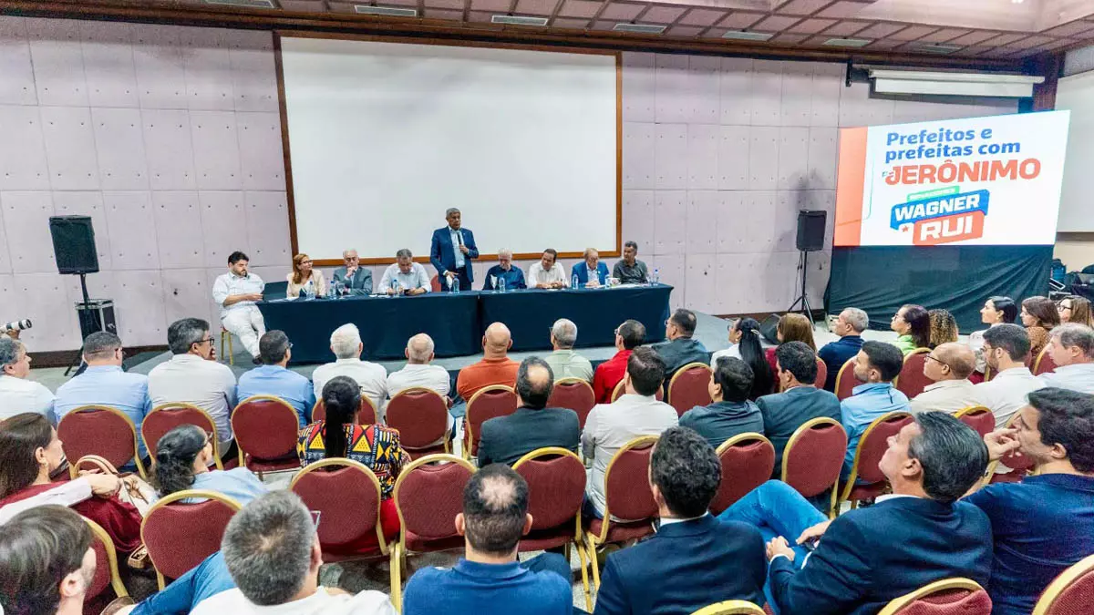 Jerônimo Rodrigues promoveu, nesta quinta-feira (6), um encontro de mobilização com mais de 70 prefeitos e prefeitas de diversas
