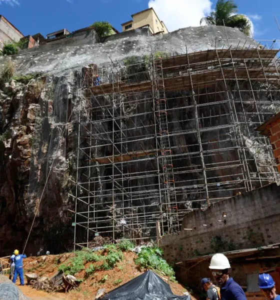 Os bairros do Pau Miúdo e da Cidade Nova, em Salvador, estão sendo beneficiados por obras de contenção de encostas.