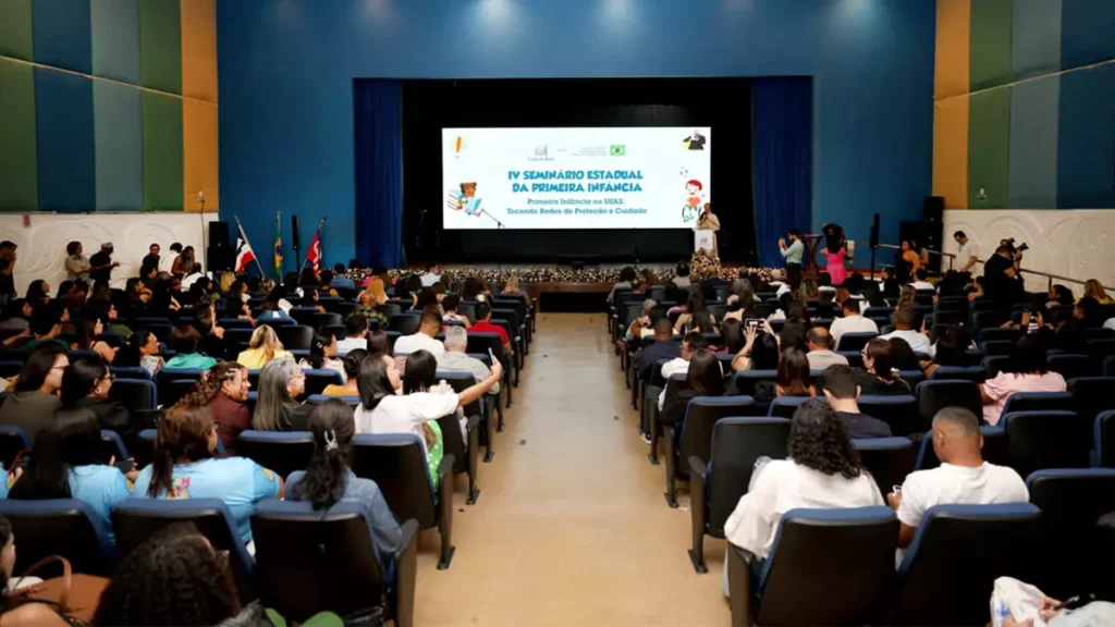 Salvador recebe, nesta segunda-feira (17), o 4º Seminário Estadual da Primeira Infância, que reúne profissionais, gestores e representantes