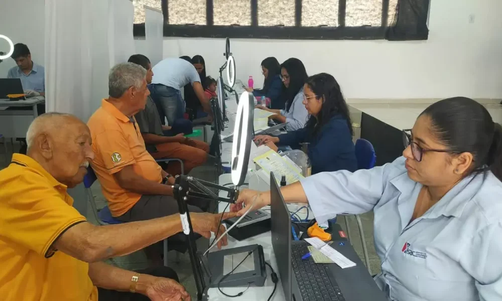Carteira de Identidade Nacional (CIN). A ação é gratuita e tem como objetivo ampliar o acesso à documentação para trabalhadores,
