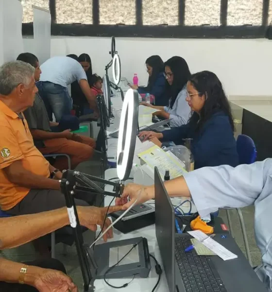 Carteira de Identidade Nacional (CIN). A ação é gratuita e tem como objetivo ampliar o acesso à documentação para trabalhadores,