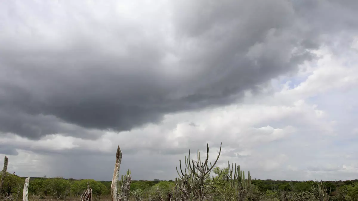 Áreas de instabilidade podem provocar queda de granizo em pontos isolados das regiões Oeste e Sudoeste da Bahia, especialmente