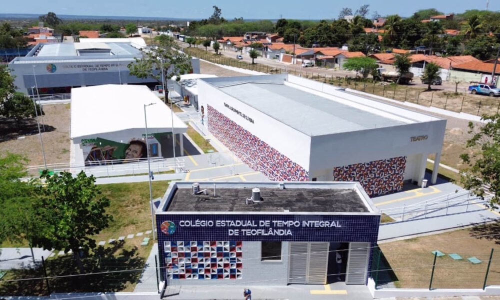 O Governo da Bahia realizou, nesta quarta-feira (2), uma série de entregas e autorizações nas áreas de educação, infraestrutura viária