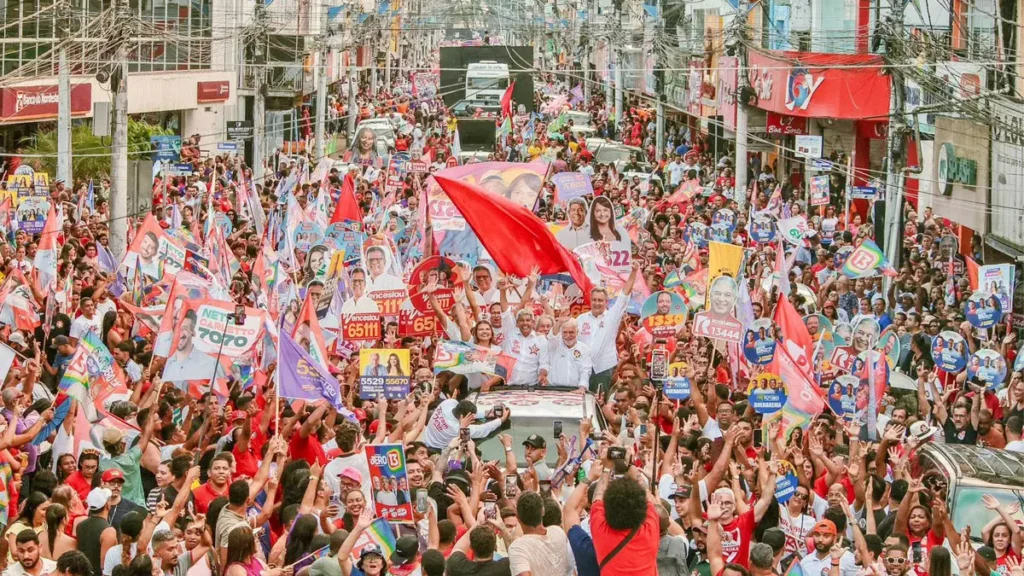 mobilização política em Itabuna. A onda vermelha tomou as ruas do município e marcou mais uma demonstração de apoio à candidatura de Jerônimo