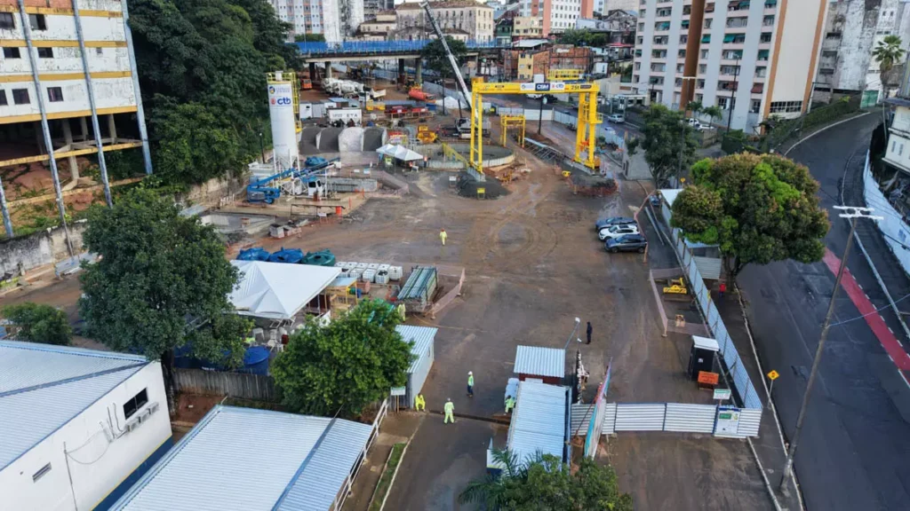 A mobilidade urbana de Salvador ganhou mais um avanço com o início das obras do Tramo IV do metrô, que fará a ligação entre a Estação