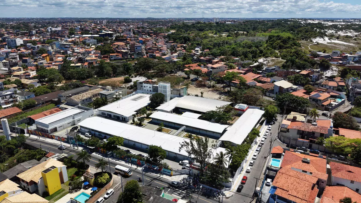 Os Colégios Estaduais de Tempo Integral (CETIs) Clarice Pereira dos Santos, no bairro de Santa Cruz, e Lomanto Júnior, em Itapuã