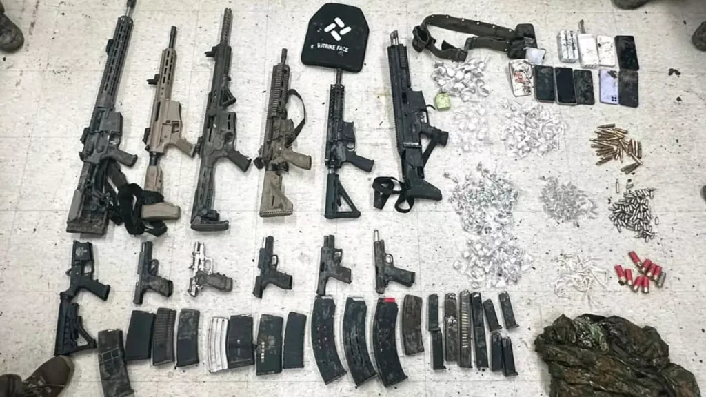 durante uma ação de combate ao crime organizado realizada na tarde desta terça-feira (15), no bairro de Cajazeiras, em Salvador.