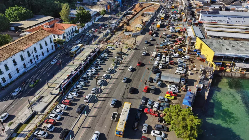 O Veículo Leve sobre Trilhos (VLT) de Salvador e Região Metropolitana iniciou, nesta quarta-feira (16), a operação assistida entre as
