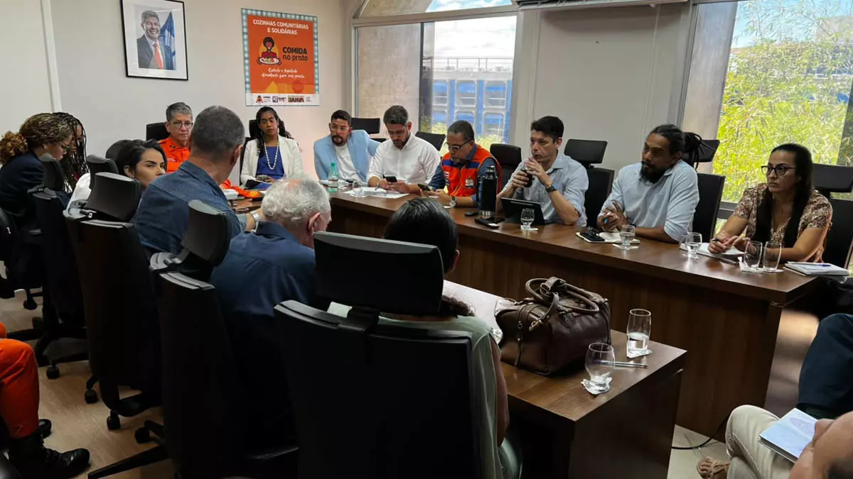 o Governo da Bahia ampliou a mobilização para enfrentar o avanço das queimadas e os efeitos da estiagem em diversas regiões do estado.