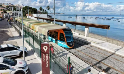 O Veículo Leve sobre Trilhos (VLT) de Salvador e Região Metropolitana iniciou, nesta segunda-feira (21), o embarque e desembarque de
