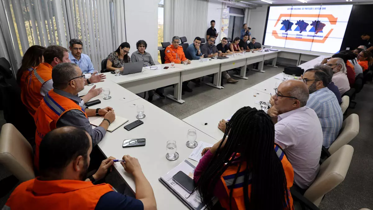 de monitoramento, prevenção e resposta aos possíveis impactos do fenômeno El Niño na Bahia. O encontro foi realizado na Sala do