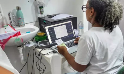 infraestrutura hospitalar. As iniciativas incluem a realização da Feira Saúde Mais Perto, em Salvador, a entrega de equipamentos