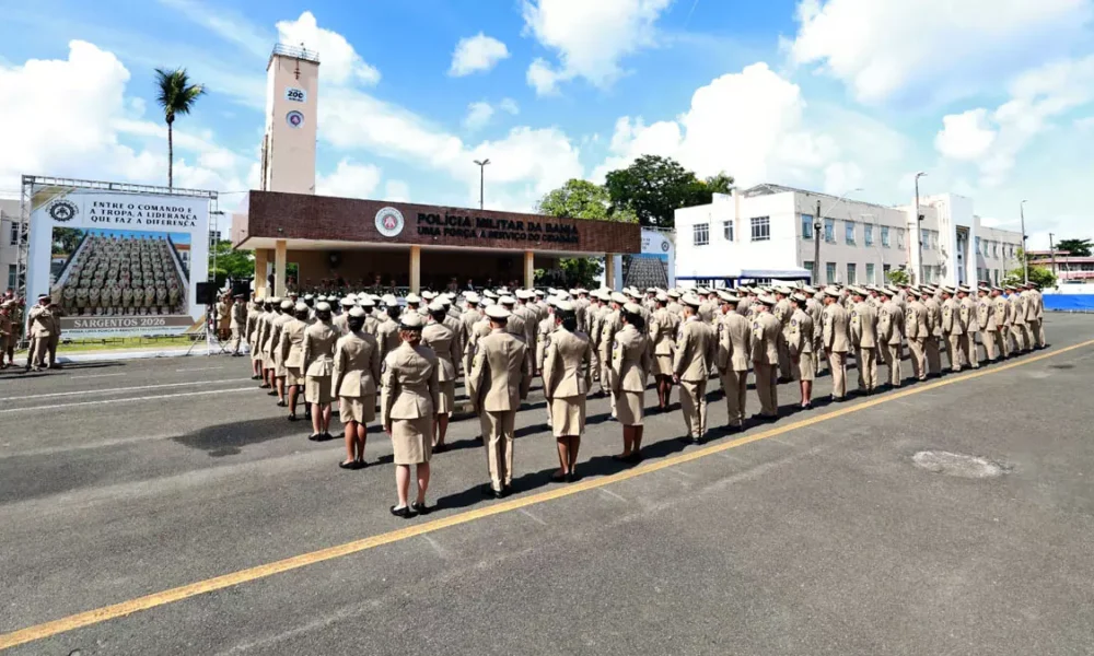 do Curso de Formação de Sargentos (CFS). Ao todo, 161 policiais militares, sendo 134 homens e 27 mulheres,