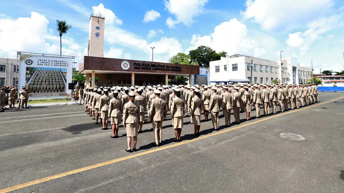 do Curso de Formação de Sargentos (CFS). Ao todo, 161 policiais militares, sendo 134 homens e 27 mulheres,