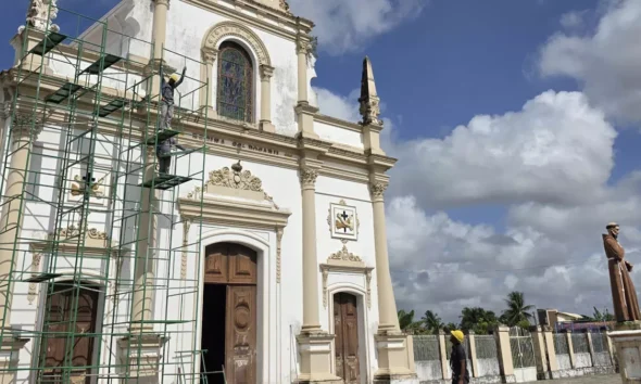 Estão em andamento, no município de Esplanada, na Costa dos Coqueiros, as obras de requalificação do Convento Nossa Senhora do Rosário