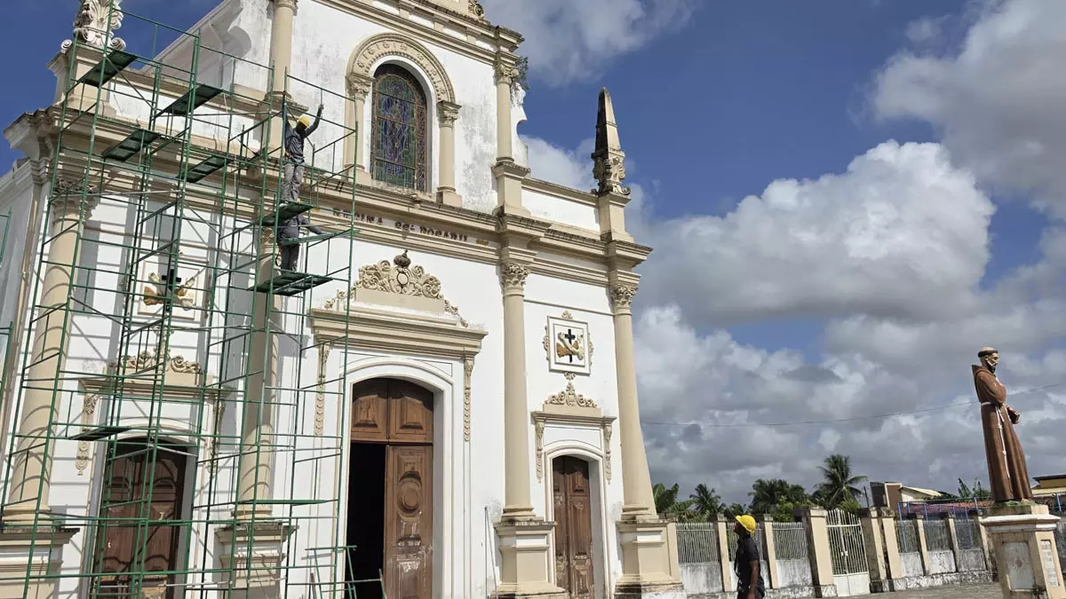 Estão em andamento, no município de Esplanada, na Costa dos Coqueiros, as obras de requalificação do Convento Nossa Senhora do Rosário