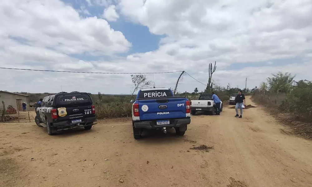 Uma operação realizada pela Embasa, com apoio da Polícia Civil e da Polícia Técnica de Serrinha, identificou e desativou,