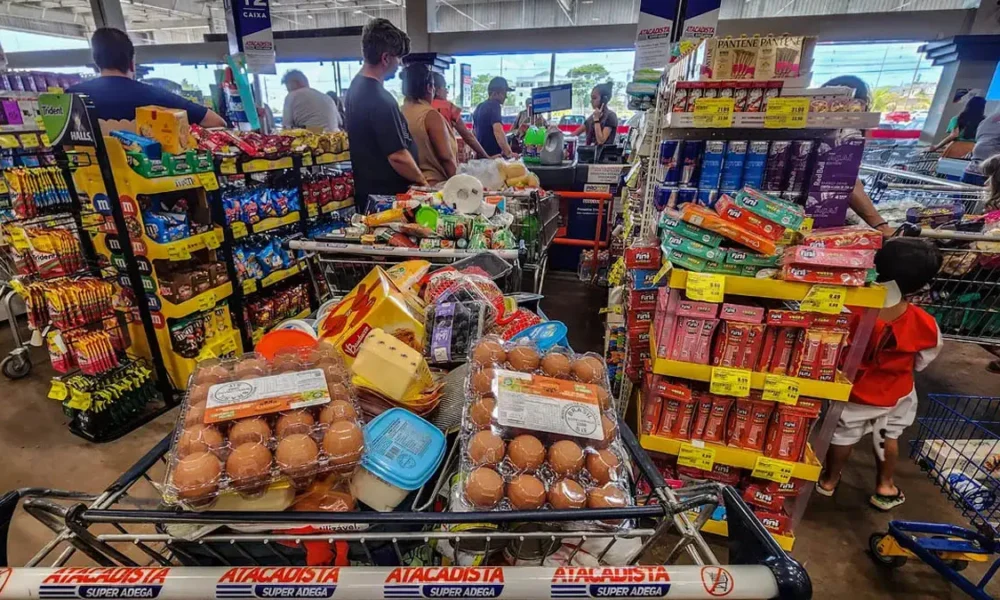 O varejo alimentar brasileiro registrou crescimento nas vendas nas duas primeiras semanas de outubro de 2026, segundo levantamento