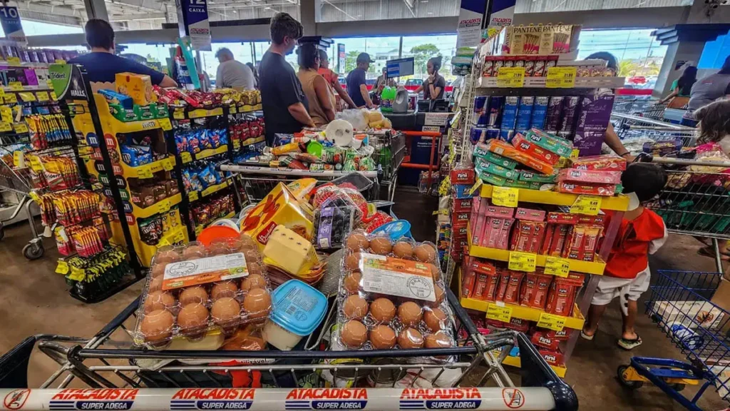 O varejo alimentar brasileiro registrou crescimento nas vendas nas duas primeiras semanas de outubro de 2026, segundo levantamento