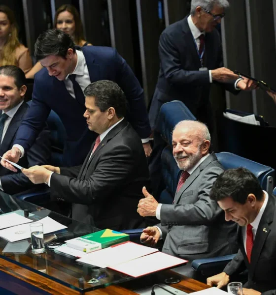 O Congresso Nacional promulgou, nesta sexta-feira (16), a Emenda Constitucional nº 141/2026, que extingue a escala de trabalho 6x1