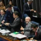 O Congresso Nacional promulgou, nesta sexta-feira (16), a Emenda Constitucional nº 141/2026, que extingue a escala de trabalho 6x1