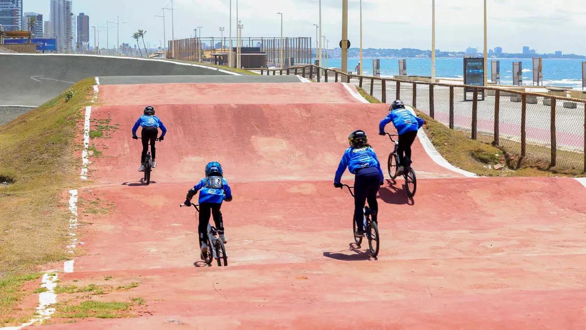 O Projeto Pedal Bicicross está com 46 vagas gratuitas abertas para jovens de 13 a 16 anos em Salvador. As aulas são realizadas