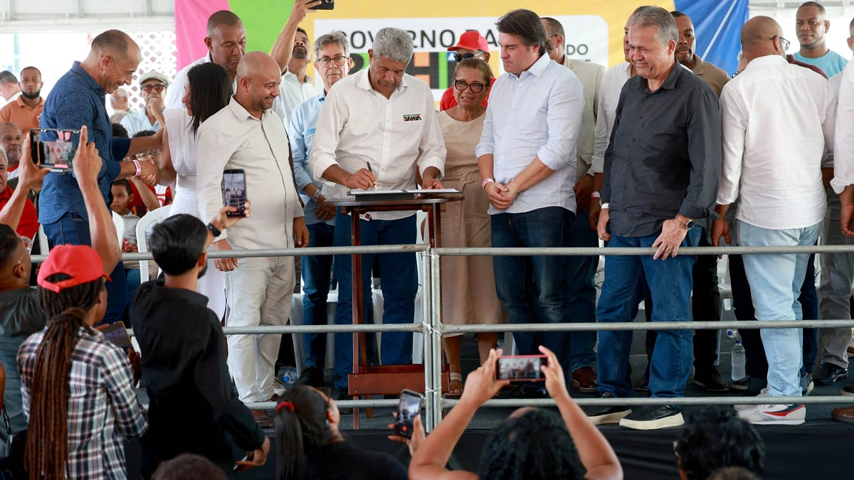O fortalecimento da agricultura familiar e a melhoria da infraestrutura urbana estiveram no centro da agenda do governador