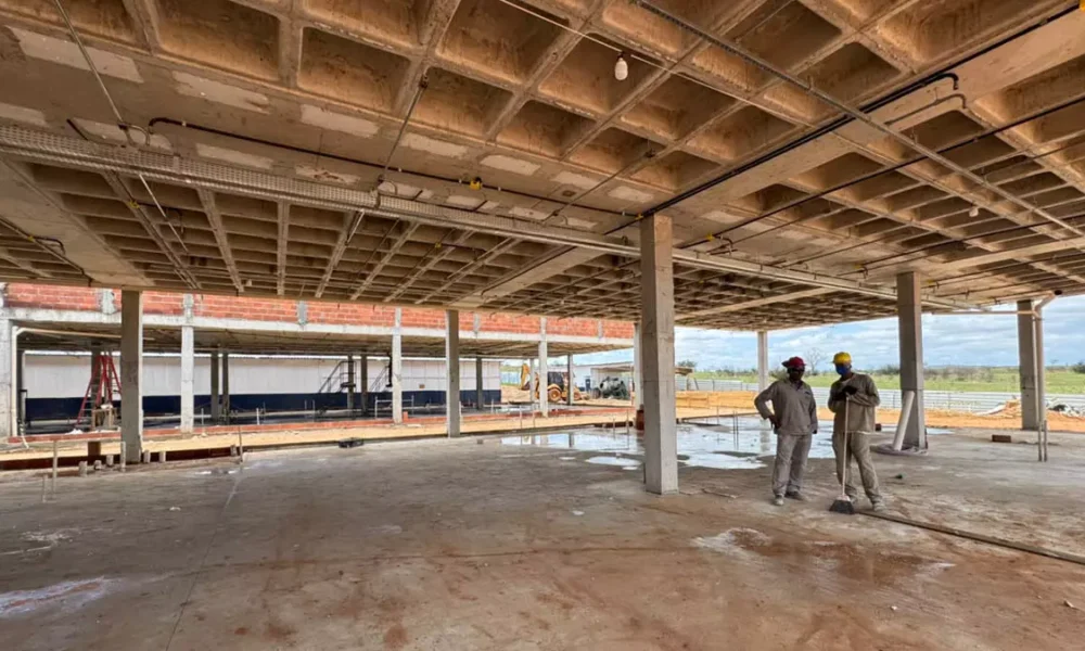 atendimento no interior do estado. Nesta sexta-feira (23), a secretária da Saúde da Bahia, Roberta Santana, vistoriou obras