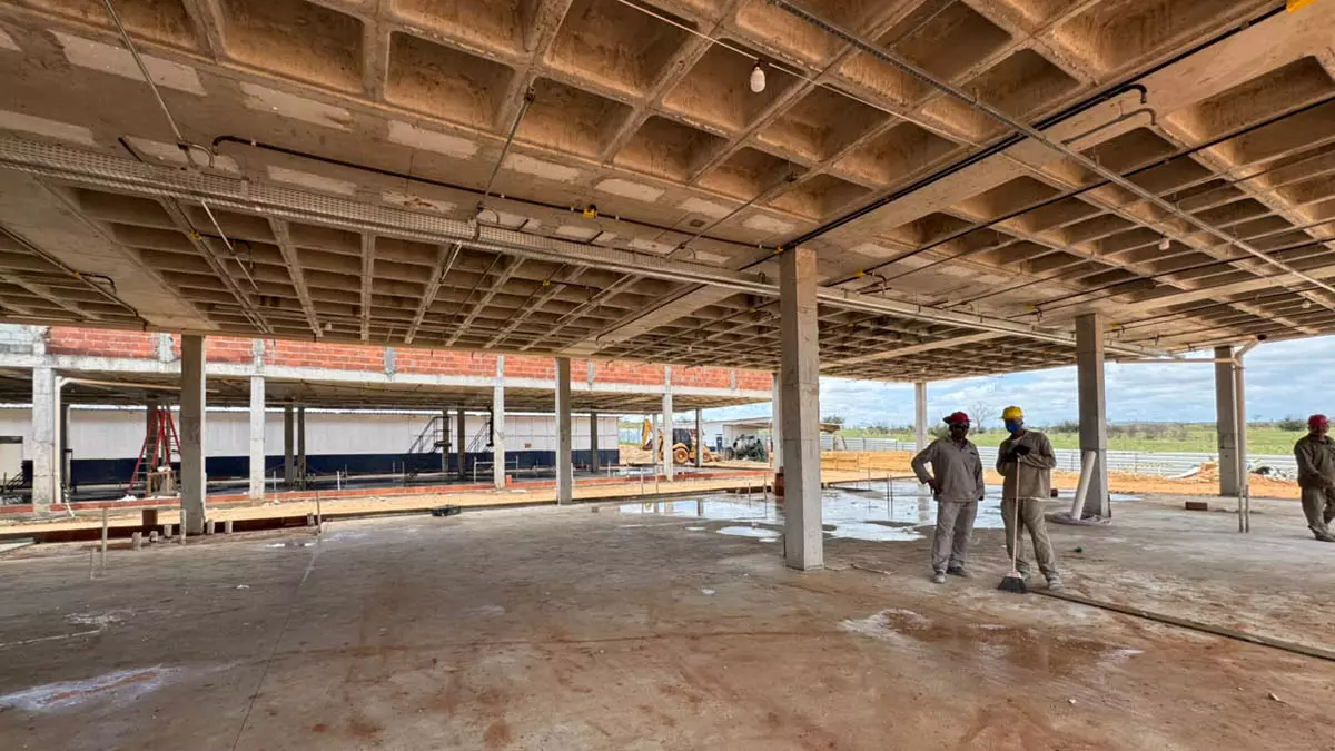 atendimento no interior do estado. Nesta sexta-feira (23), a secretária da Saúde da Bahia, Roberta Santana, vistoriou obras