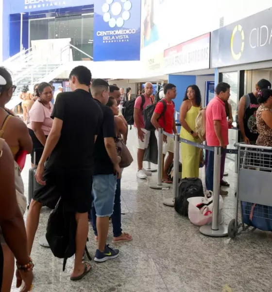 A Operação Vai e Vota registrou até a manhã desta segunda-feira (26) a emissão de aproximadamente 120 mil passagens